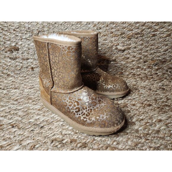 Ugg Women's Sheepskin Classic II Glitter Leopard Snow Beige Tan Boots Size 5 - Picture 4 of 11